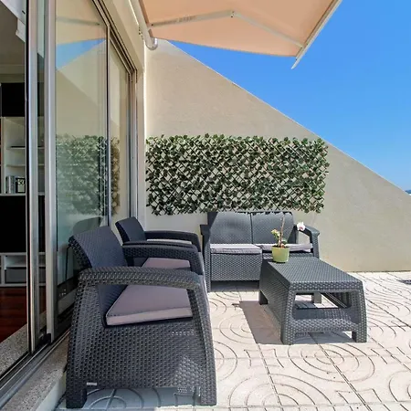 Luzya - House With Views & Balcony Tatil Evi