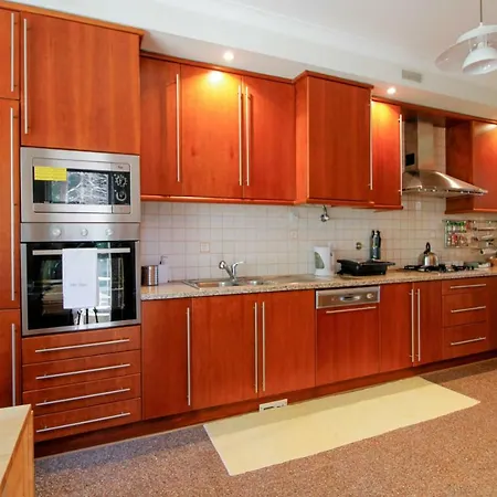 Luzya - House With Views & Balcony