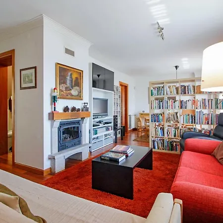 Luzya - House With Views & Balcony