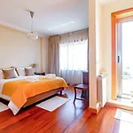 Luzya - House With Views & Balcony 度假居 维亚纳堡