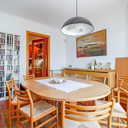 Luzya - House With Views & Balcony Ferienhaus