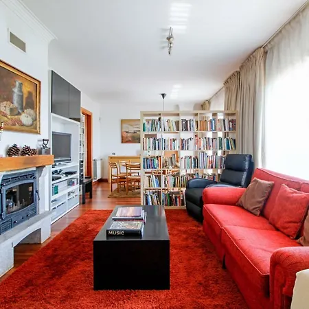 Luzya - House With Views & Balcony * 维亚纳堡