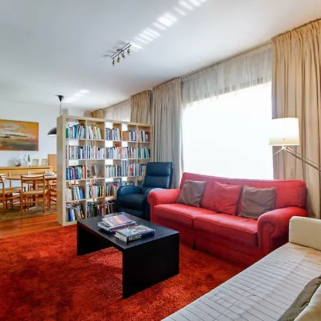 Ferienhaus Luzya - House With Views & Balcony